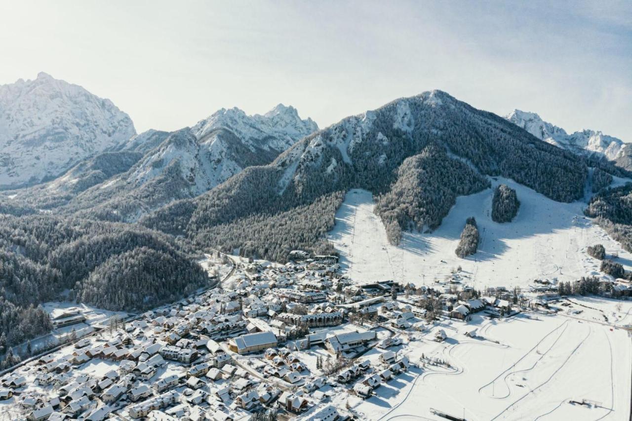 Sport & Sunny Cosy Alpine Retreat Apartment Kranjska Gora Bagian luar foto